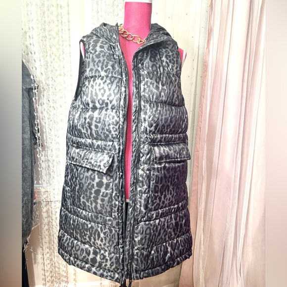 Leopard Print Puffer Vest - Picture 2 of 2